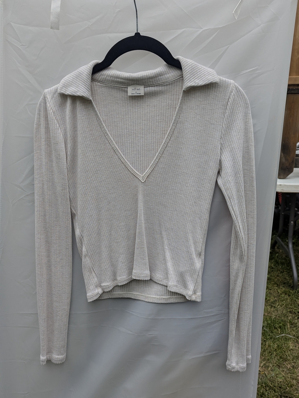 Wilfred Off White Ribbed V-Neck Polo Sweater Top Aritzia Basic Clean City Girl - Picture 7 of 15